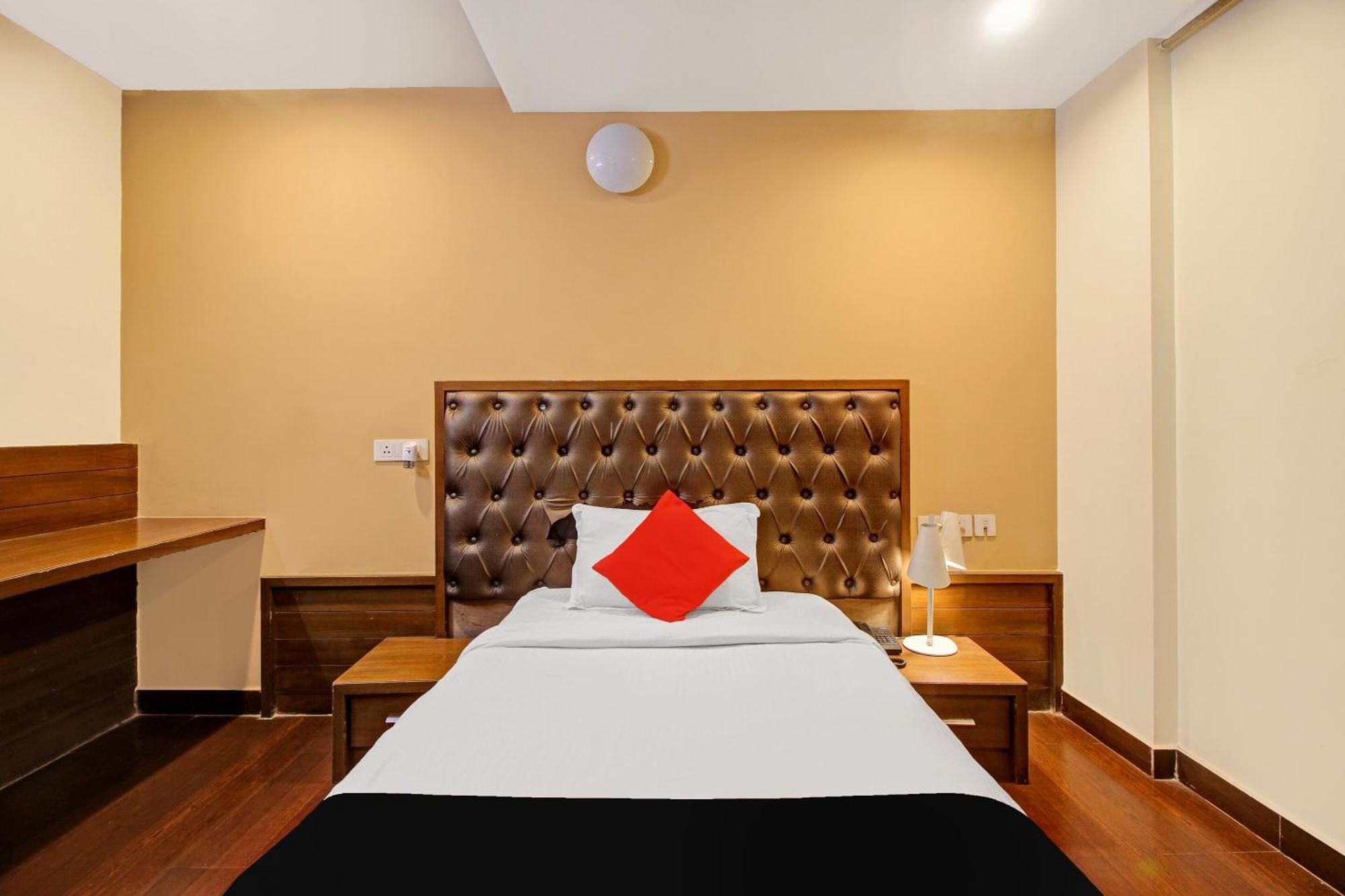 Collection O 82357 Hotel Surabhi Pride Trimulgherry Eksteriør billede